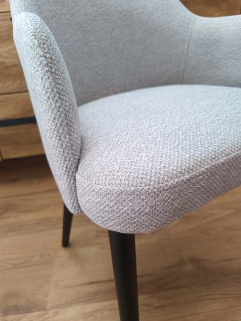 MIA wygodne krzesło ze sprężyną - duży wybór tkanin / stelaż buk