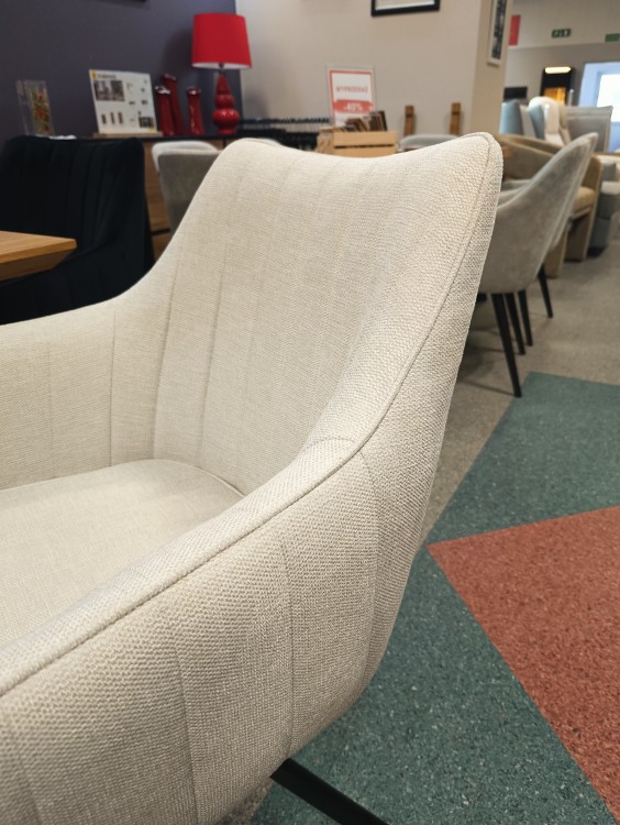 KRZESŁO OBROTOWE AZALIA BREGO CZARNY STELAŻ / JASNY BEŻ 22