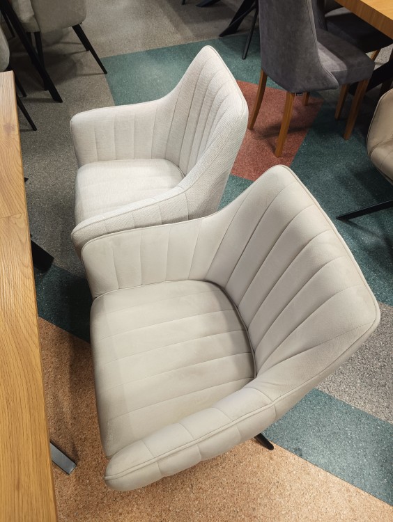 KRZESŁO OBROTOWE AZALIA BREGO CZARNY STELAŻ / JASNY BEŻ 22