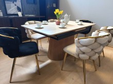 Krzesło tapicerowane Elira K47-FX velvet czarne / złote nogi