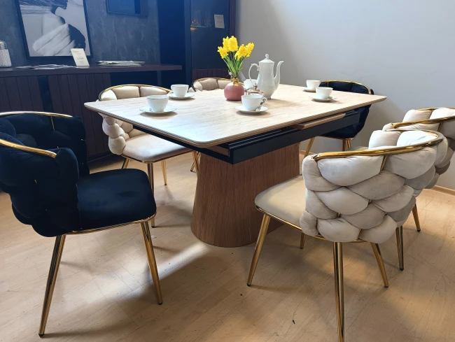 Krzesło tapicerowane Elira K47-FX velvet czarne / złote nogi