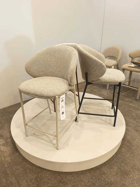 KIOTO TAPICEROWANY HOKER PÓŁHOKER DO WYSPY KUCHENNEJ SIGNAL