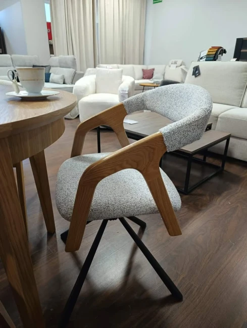 KRZESŁO ELVA TWIST OBROTOWE DĘBOWE KRZESŁO DO JADALNI Z PORĘCZAMI.jpg