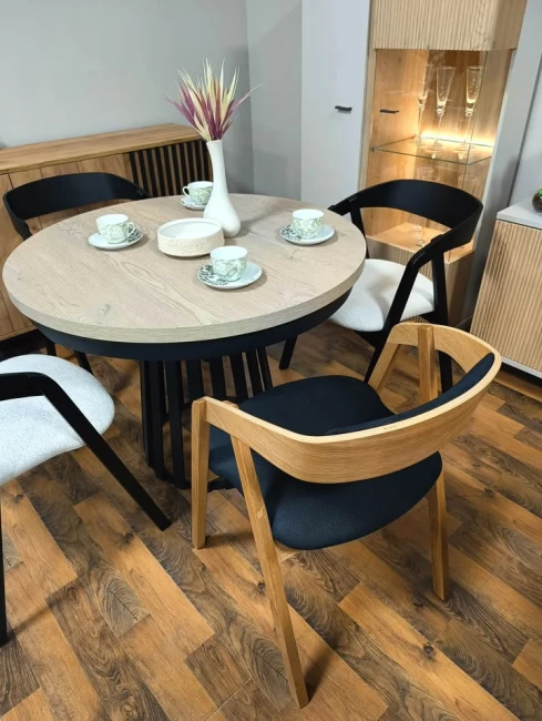 KRZESŁO HANA Z TAPICEROWANYM OPARCIEM I KRZESŁO ARCHI.jpg