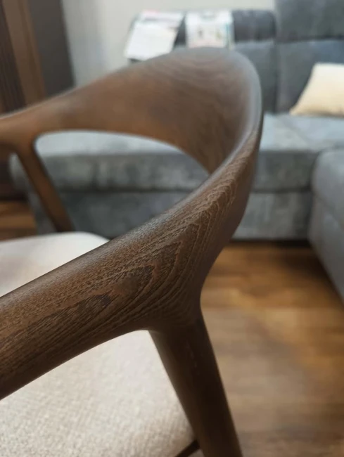 DESIGNERSKIE KRZESŁO DO JADALNI SATORI JESIONOWE GIĘTE DETAL.jpg