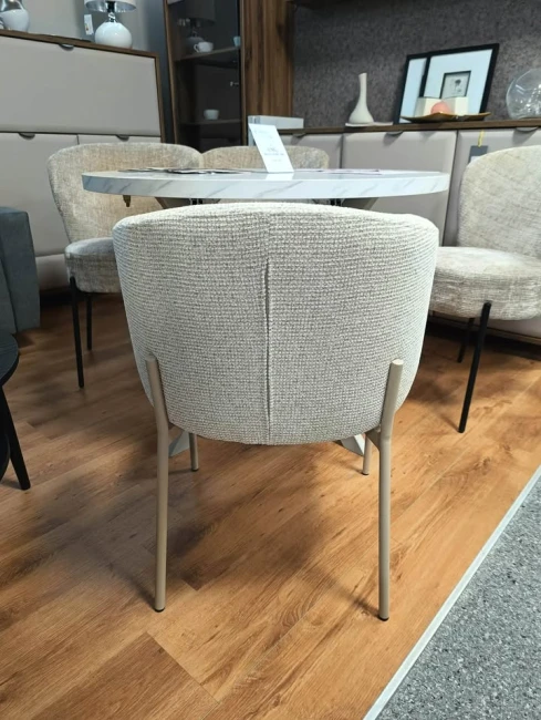 KRZESŁO TAPICEROWANE DO JADALNI KIOTO KASZMIROWE SIGNAL.jpg