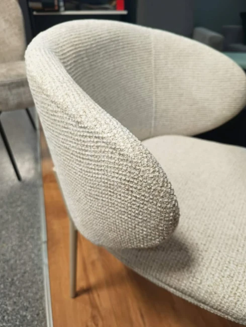 KRZESŁO TAPICEROWANE DO JADALNI KIOTO KASZMIROWE W STYLU JAPANDI SIGNAL.jpg