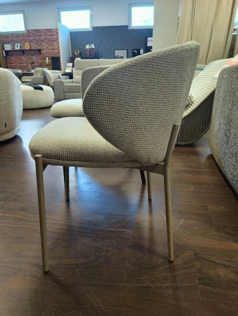 KRZESŁO TAPICEROWANE DO JADALNI KIOTO KASZMIROWE W STYLU JAPANDI.jpg