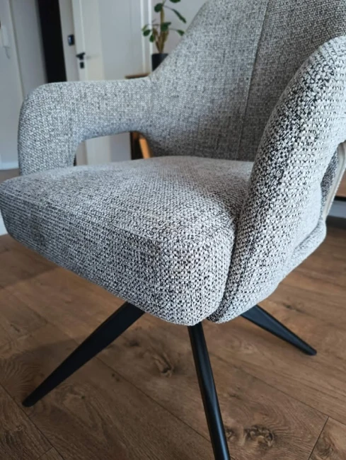 KRZESŁO OLSEN NA SPREŻYNIE KIESZERNIOWE TKANINA NOELLE CIEMNY BEŻ SIGNAL.jpg