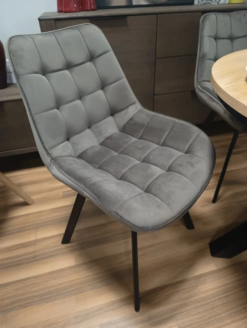 Tapicerka krzesła Monti Velvet marki Signal w kolorze Cappuccino Bluvel 38