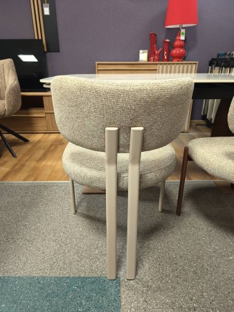 Krzesło tapicerowane Misaki beżowe tap. 253 / kaszmir