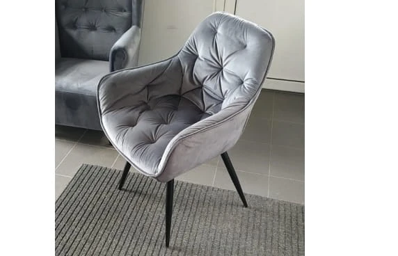 Krzesło kubełkowe Cherry velevet bluvel14 pikowane w tkaninie welwetowej szare firmy Signal