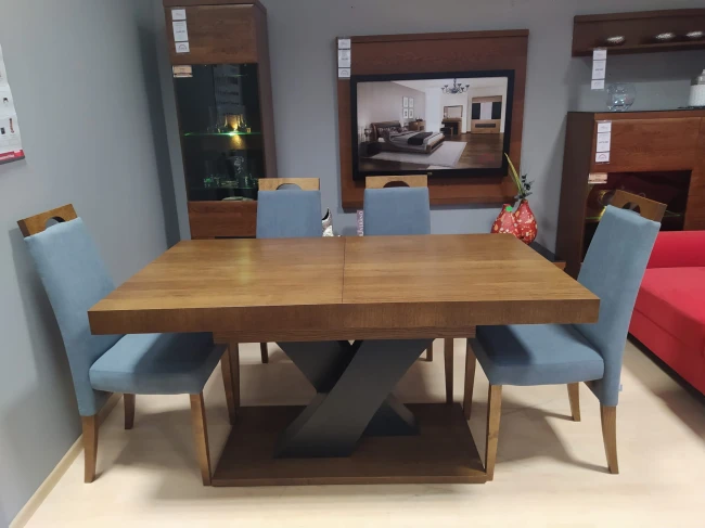 Stół fornirowany dębowy Valentino X na kolumnie firmy Bukowski Meble