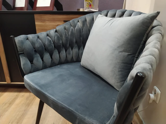 KRZESŁO NUVO VELVET CZARNY STELAŻ / SZARY BLUVEL 14