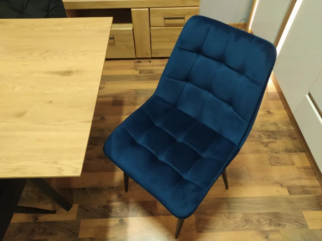 Krzesło tapicerowane velvet J262-1 granatowe ciemno niebieskie
