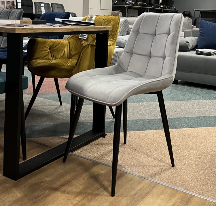 KRZESŁO CHIC VELVET CZARNY STELAŻ / JASNY SZARY POPIEL SIGNAL