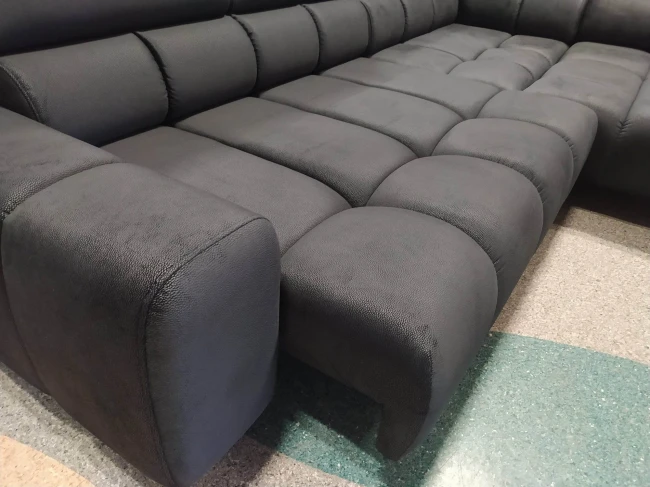 Narożnik do salonu Plaza L z funkcją elektrycznie wysuwanego siedziska Wersal