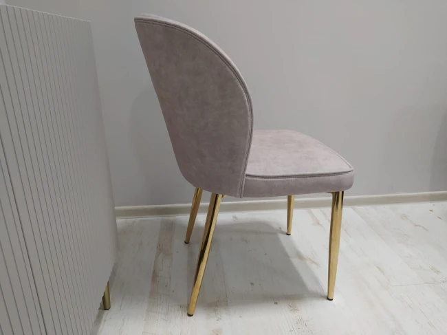 Nowoczesne krzesło glamour AINE wybór kolorów / noga złota tkanina Chill Me beż Atreve