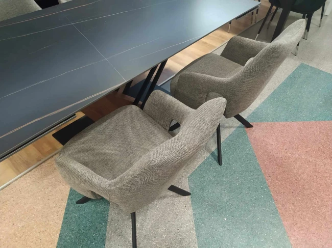 Krzesło obrotowe do jadalni VESPER truflowe VOGAR052 / noga czarna Atreve