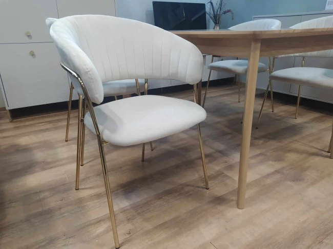 Krzesło tapicerowane K4-FX GLAM velvet beżowe / złote nogi