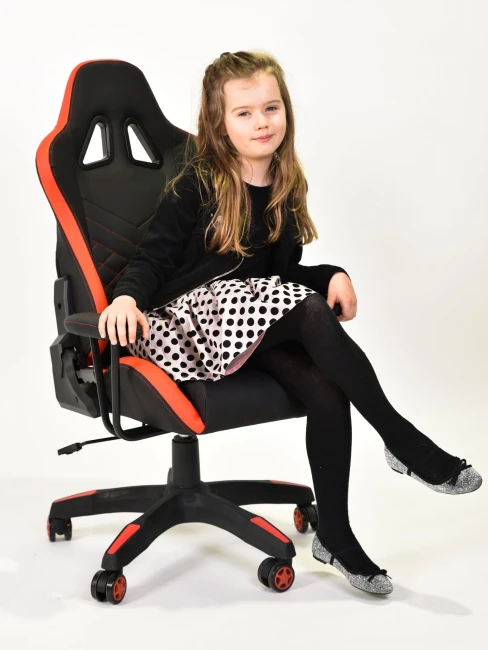 Fotel gamingowy JUNIOR KIDS HU.176 czarno-czerwony idealny dla dziecka