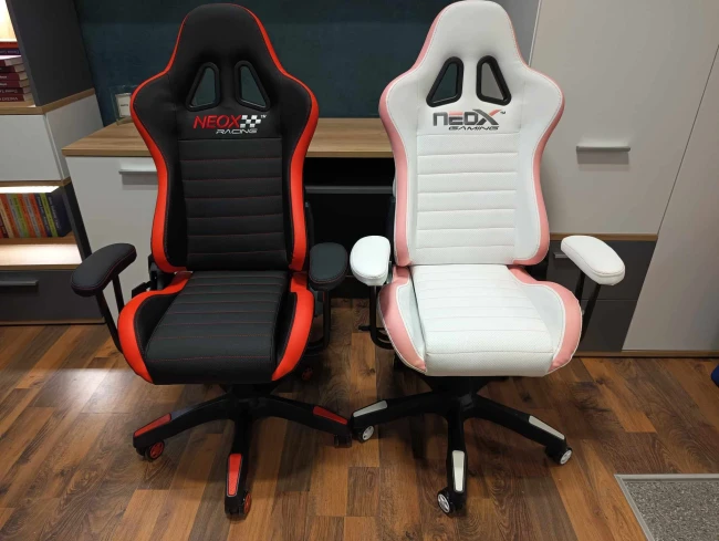 Fotel gamingowy JUNIOR KIDS HU.176 czarno-czerwony idealny dla dziecka