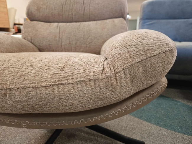 FOTEL GISELLE RÓŻ ANTYCZNY TAP.236/BEŻ SKÓRA SYNTETYCZA TAP.237