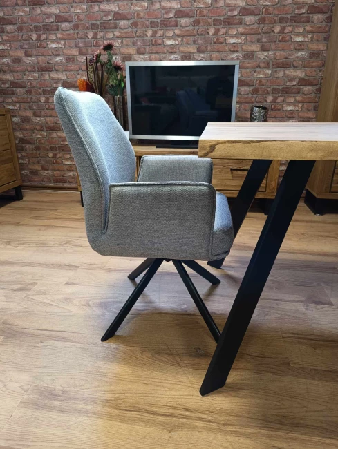 KRZESŁO OBROTOWE HUGO BREGO CZARNY STELAŻ / J.BEŻ 31