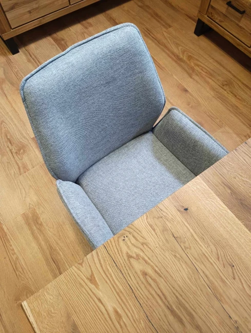 KRZESŁO OBROTOWE HUGO BREGO CZARNY STELAŻ / J.BEŻ 31