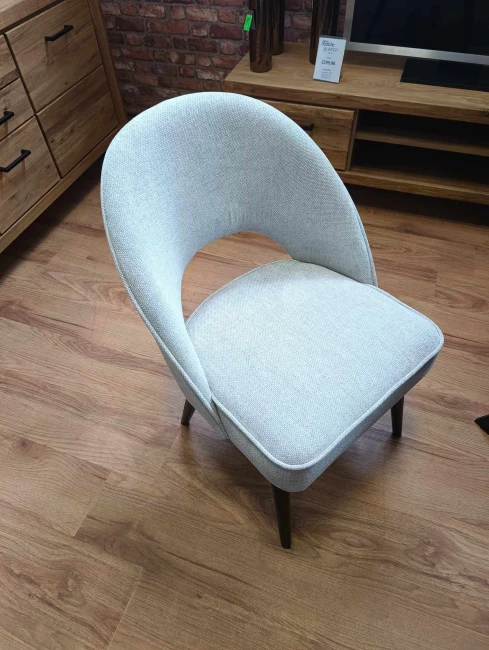 Wygodne krzesło PONTE SUPREME ze sprężyną wybierz kolor nogi i tkaninę