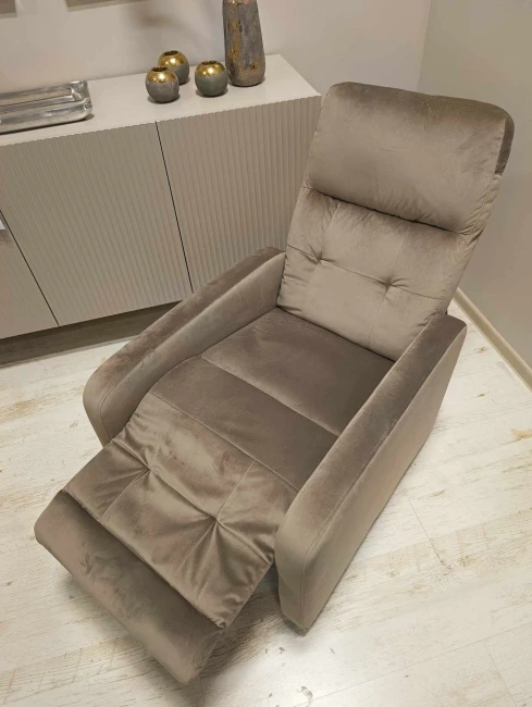 FOTEL ROZKŁADANY OTUS VELVET CIEMNY BEŻ BLUVEL 40