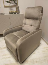 FOTEL ROZKŁADANY OTUS VELVET CIEMNY BEŻ BLUVEL 40