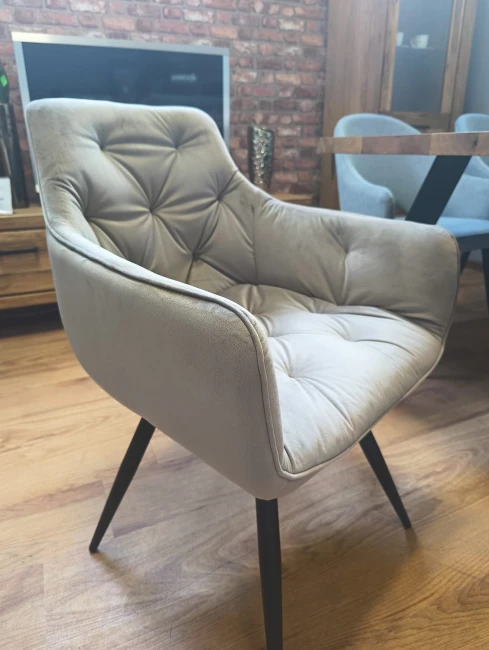 KRZESŁO OBROTOWE MANGO VELVET STELAŻ CZARNY/BLUVEL C.BEŻ 40