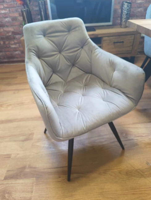 KRZESŁO OBROTOWE MANGO VELVET STELAŻ CZARNY/BLUVEL C.BEŻ 40