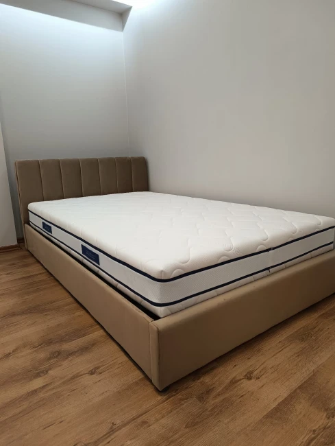 ŁÓŻKO TAPICEROWANE MONTREAL VELVET Z POJEMNIKIEM 120X200 KOLOR BEŻ BLUVEL 28