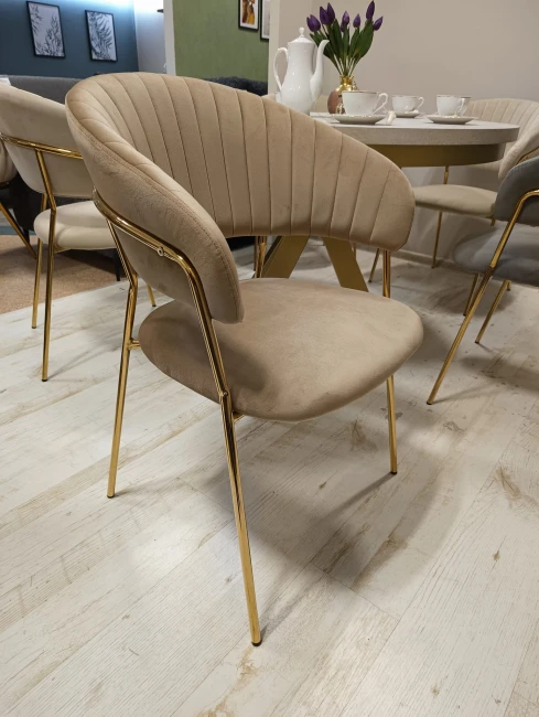 Krzesło tapicerowane K4-FX GLAM velvet cappucino (ciemny beż) / złote nogi