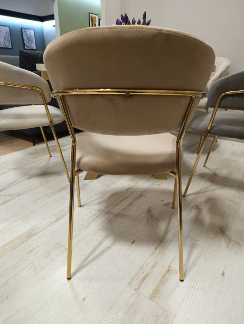 Krzesło tapicerowane K4-FX GLAM velvet cappucino (ciemny beż) / złote nogi