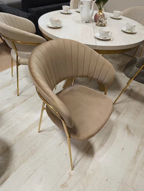 Krzesło tapicerowane K4-FX GLAM velvet cappucino (ciemny beż) / złote nogi