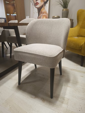 Wygodne krzesło AINE SUPREME ze sprężyną wybierz kolor nogi i tkaninę Atreve