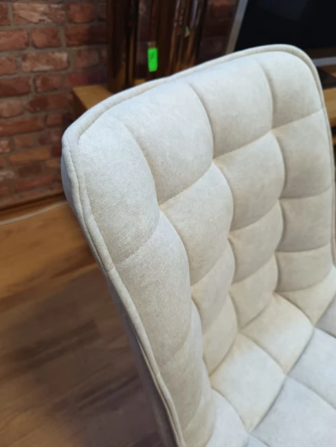 VERA krzesło pikowane - duży wybór tkanin / stelaż buk  Bukowski Meble