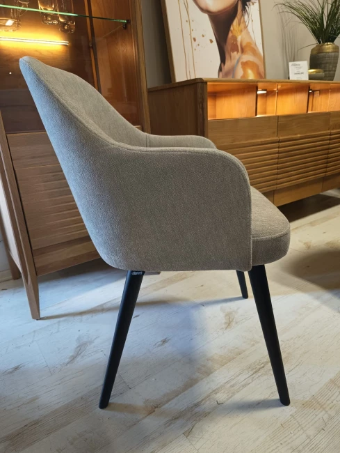 MIA wygodne krzesło ze sprężyną - duży wybór tkanin / stelaż buk